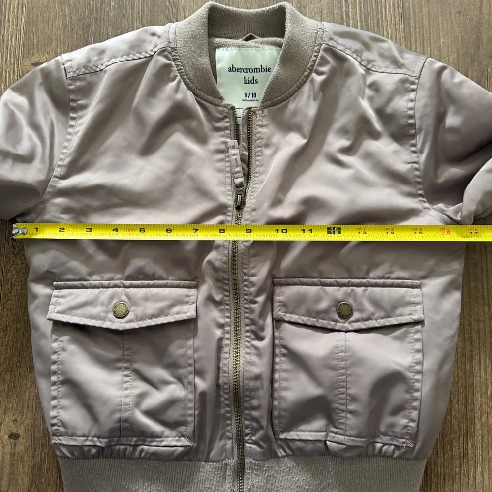 Abercrombie Kids Bomber Jacket Taupe Full Zip Ribbed Cuffs Gorpcore Kids‎ 9/10